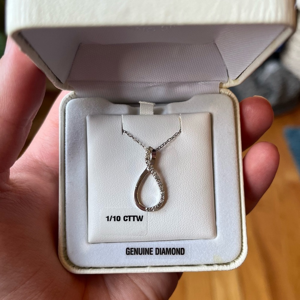 NWOT Diamond Necklace